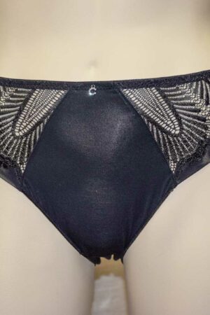 Jazzpant aus Viscose und feiner Spitze in schwarz