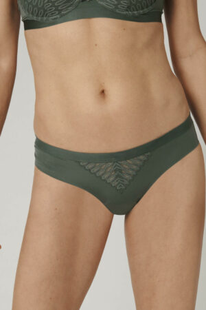 Aura Spotlight - Brazilian Slip