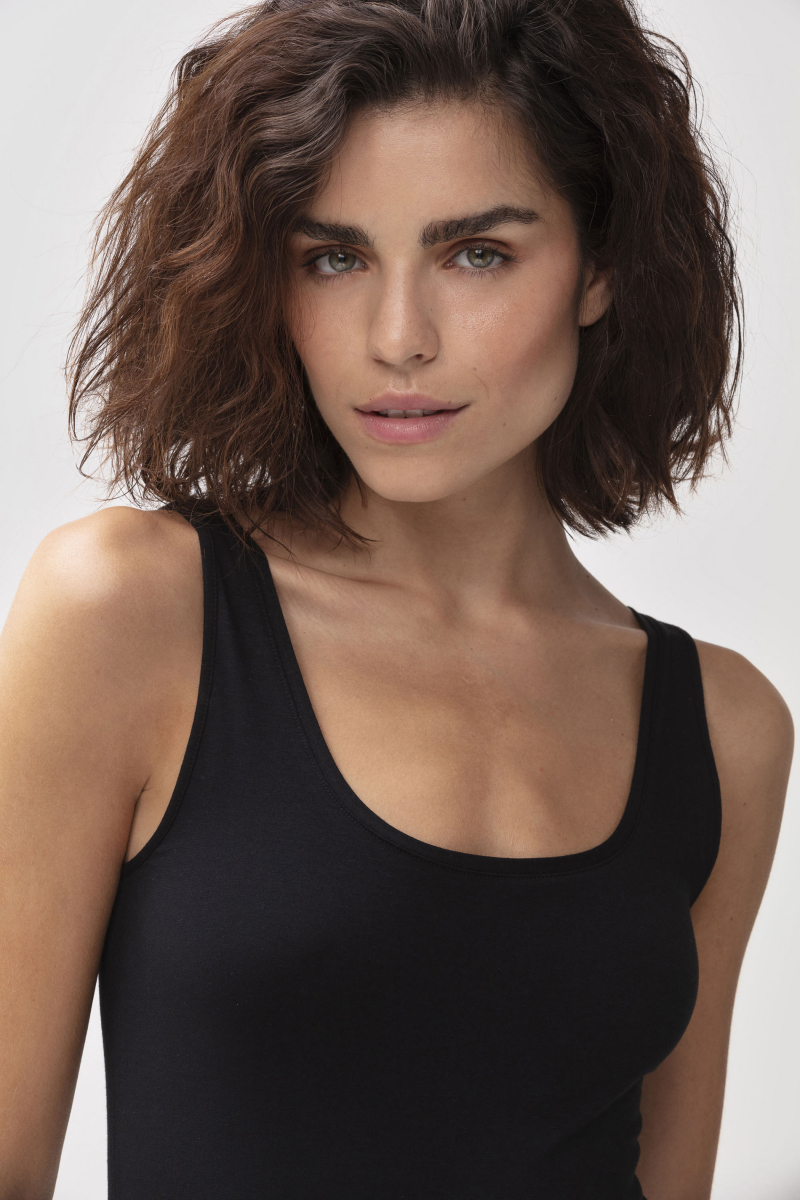 Top in einer schmalen Passform – Bild 2